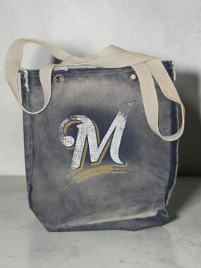 Genuine Merchandise Milwaukee Brewers Tote Bag (PUR1)
